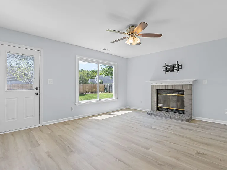 2417 Bernadotte Ct — Photo 9