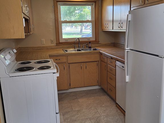 4th image of 1411 S Duluth Ave