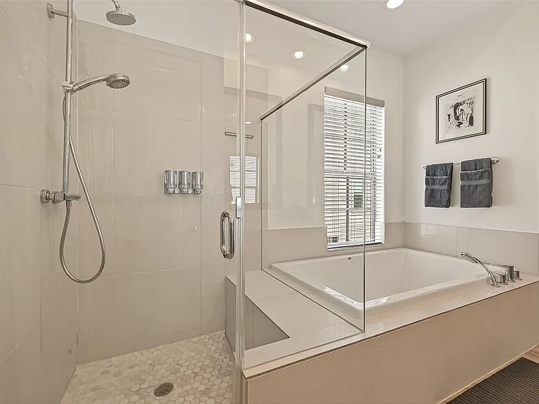 2506 McKinney St — Photo 35
