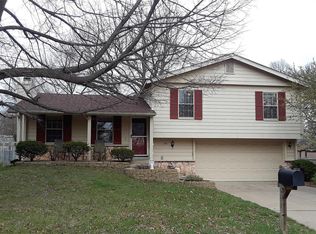 144 Whispering Oaks Dr, Saint Charles, MO