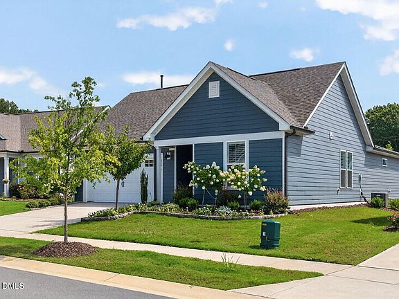 3rd image of 484 Steeplechase Blvd
