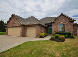 2917 Summit Crossing Pkwy, Norman, OK 73071