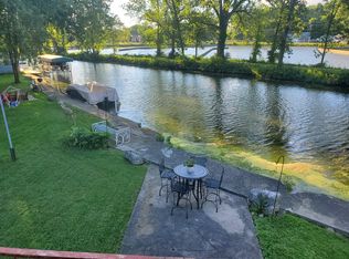 1020 Brighton Dr #2, Menasha, WI 54952