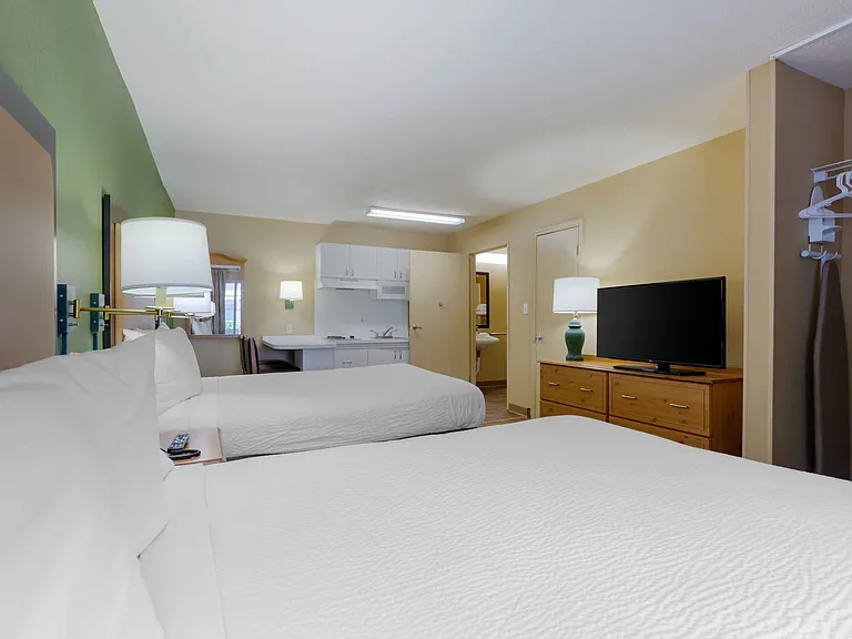 Studio Suite - 2 Full Beds