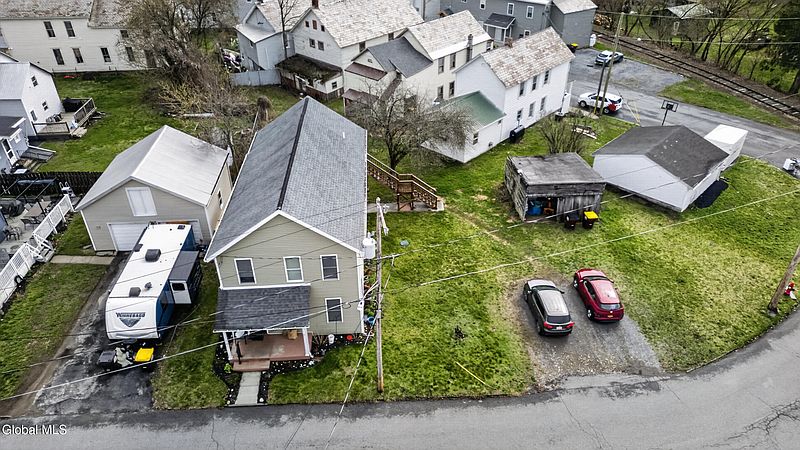 3rd image of 8 Elbow Street