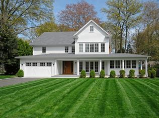 21 Bramble Ln, Riverside, CT 06878