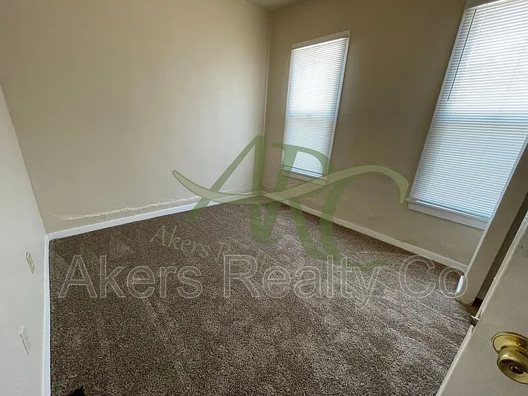 920 Damson St — Photo 6