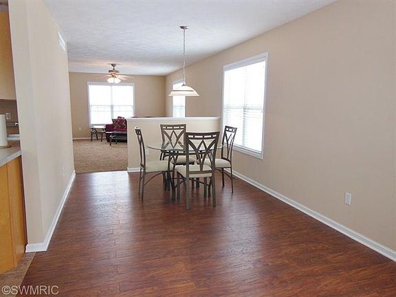 5th image of 9474 Richwood Ave