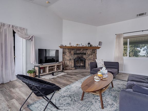 4th image of 8809 Wolf Dr
