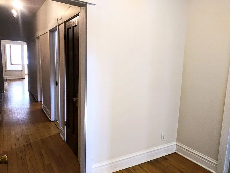 709 W Cornelia Ave #2 — Photo 2