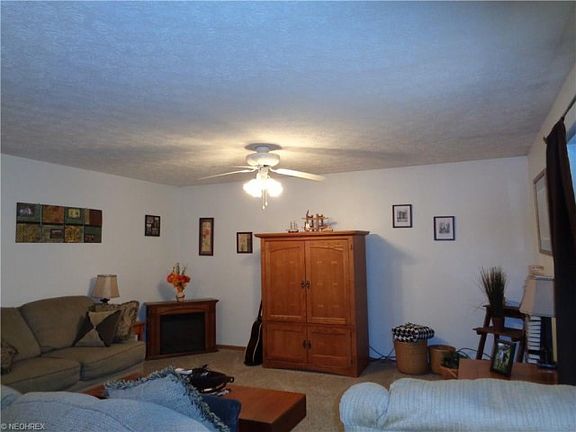 3rd image of 5541 Donner Dr