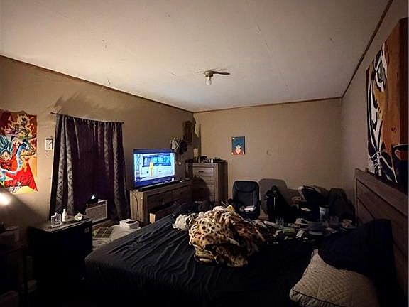 5th image of 6406 S Rivera St