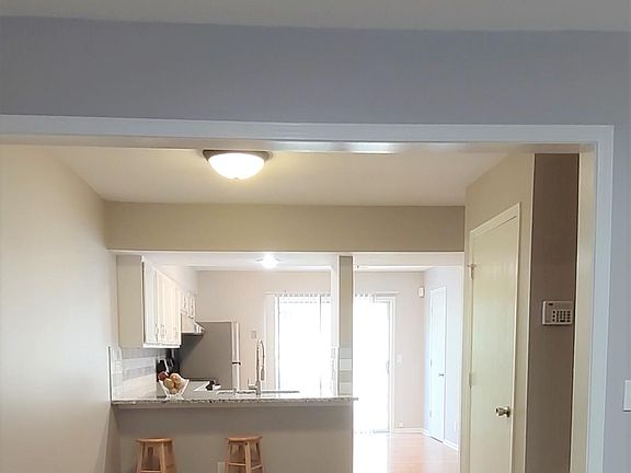 5th image of 8328 Metcalf Ave