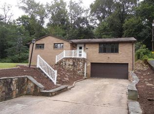 402 Glenrock Dr, Bethel Park, PA