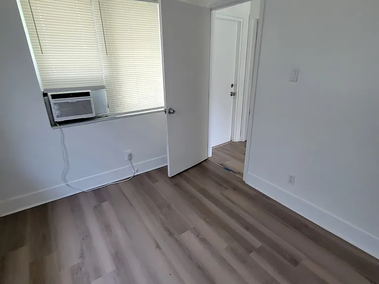 695 NE 86th St #3 — Photo 7