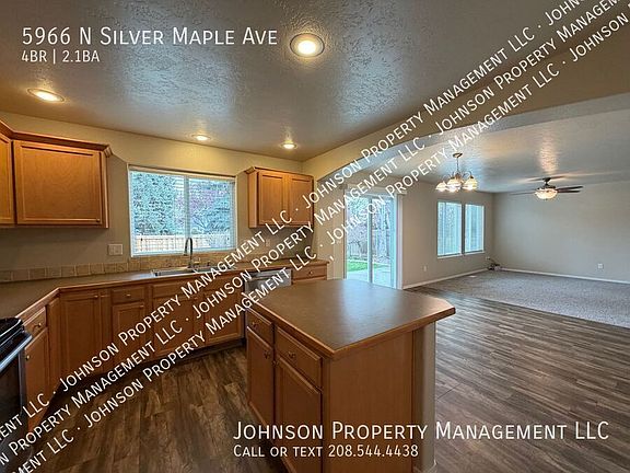 3rd image of 5966 N Silver Maple Ave