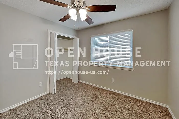 2211 Reverchon Dr — Photo 15