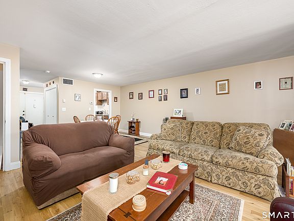 5th image of 9 Hemlock Court #9