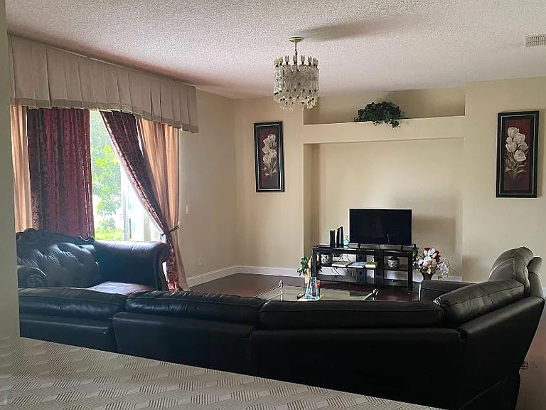 2705 Grapevine Crst — Photo 28