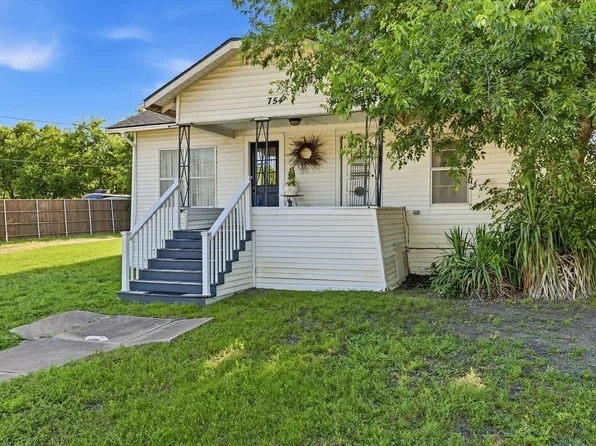 754 N Main Dr, Van Alstyne, TX 75495
