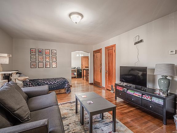 4th image of 512 S Lincoln Park Dr