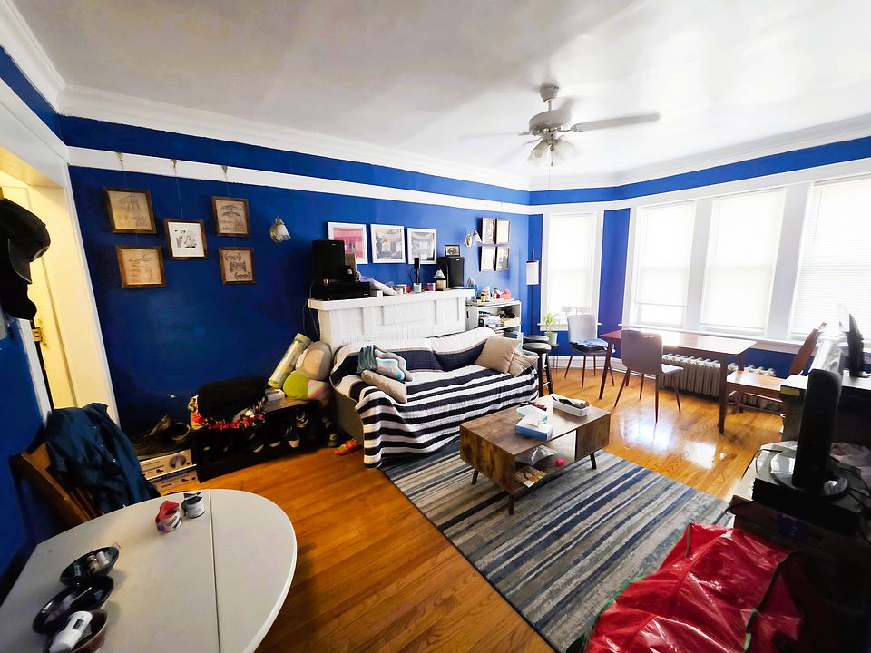 1st image of 2600 W Gunnison St #2