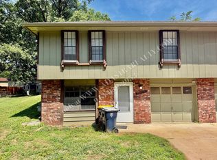 5710 NE 50th St, Kansas City, MO 64119