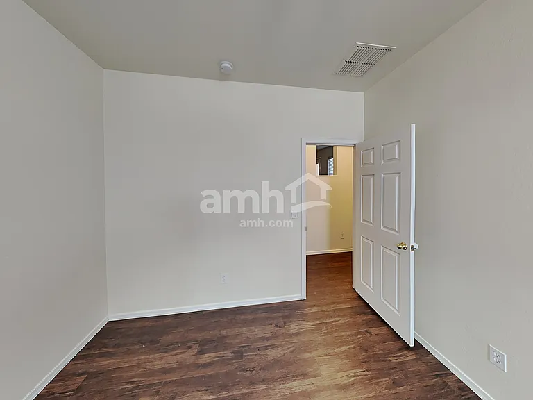 2363 E Omega Dr — Photo 20