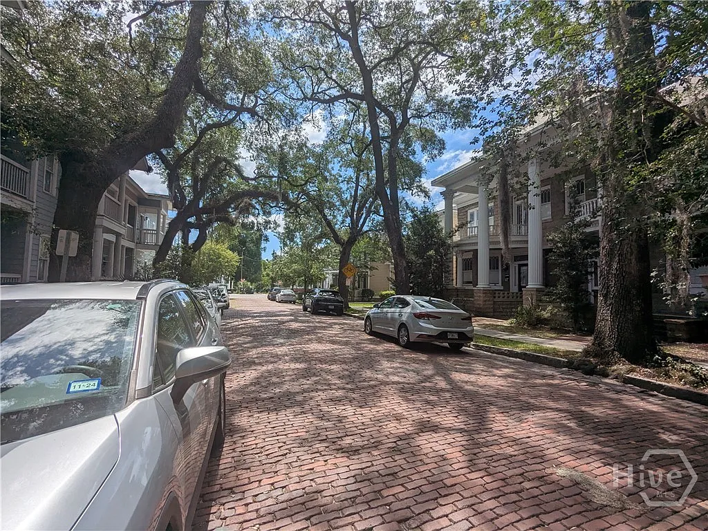 2 bed, 2.5 bath, 1600 sqft, $2,950 — Photo 3