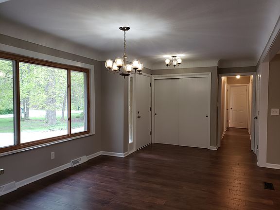 3rd image of 7544 Amber Ln