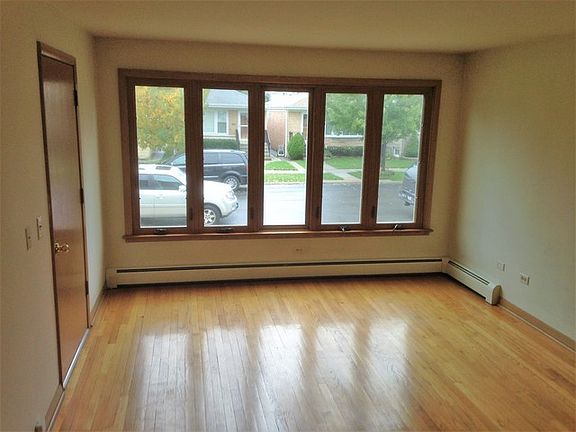 5th image of 6518 N Neva Ave