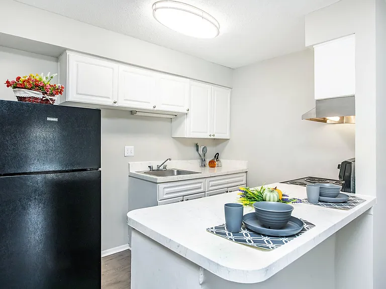 Lakewood Oaks Apartments — Photo 40