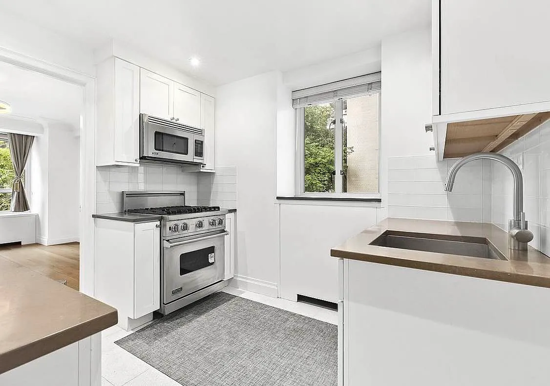 200 East 66th Street — Photo 2