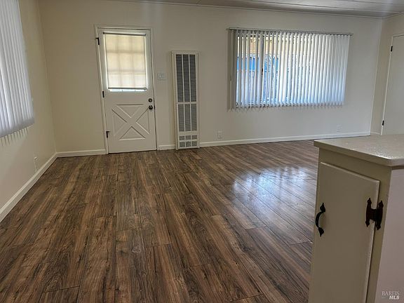 5th image of 23 Glenwood Drive
