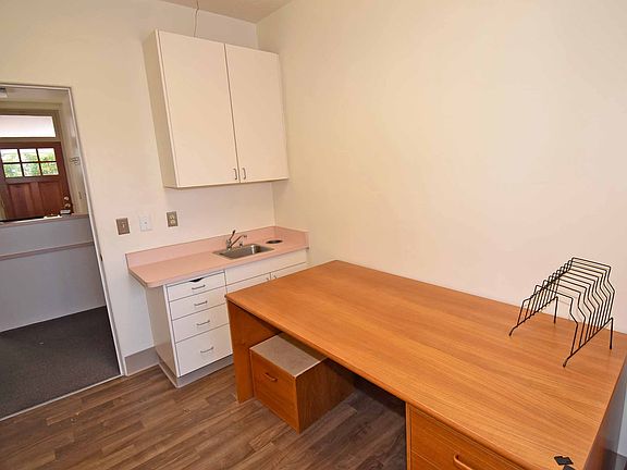 2nd image of 435 Zion St #B