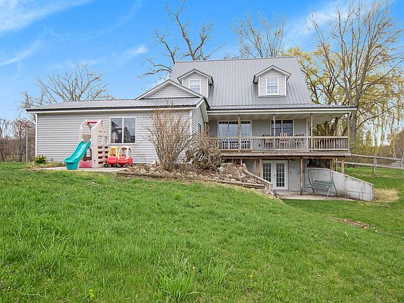 5th image of 3051 E 8th St