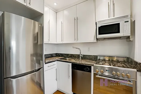 Sold by Horowitz Real Estate | media 7
