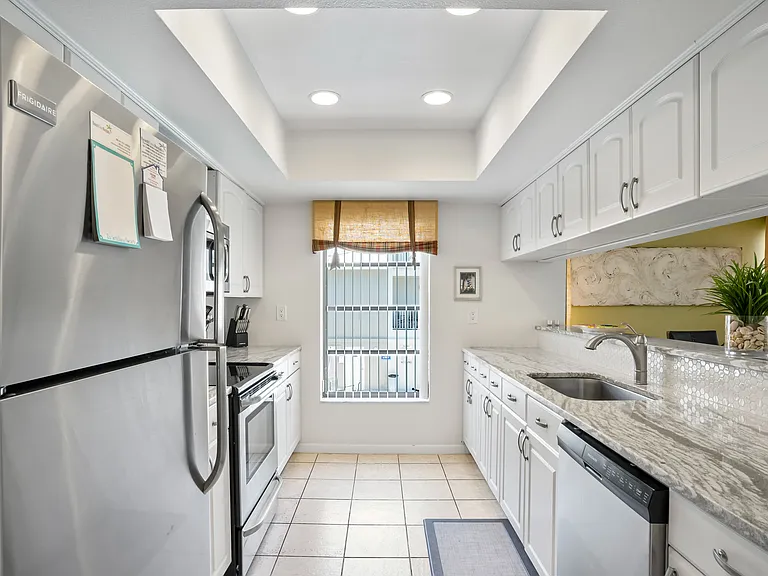 15 Glendale St #1B — Photo 14