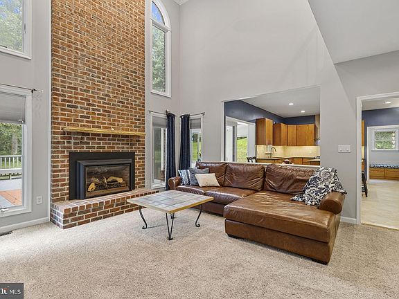 5th image of 2205 Erin Way