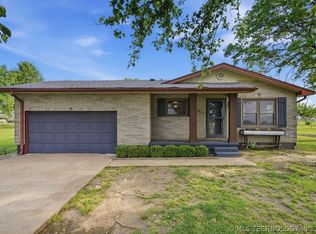 11165 E 530th Rd, Claremore, OK 74019