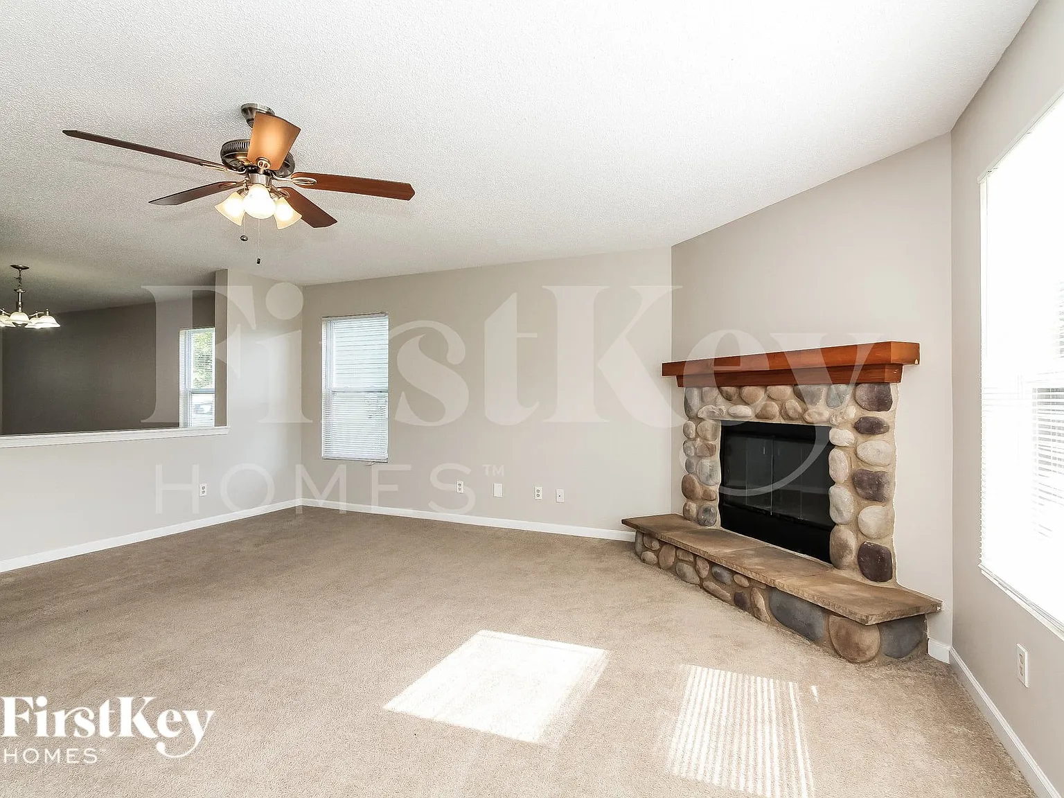 4 bed, 2.5 bath, 3320 sqft, $3,015 — Photo 4