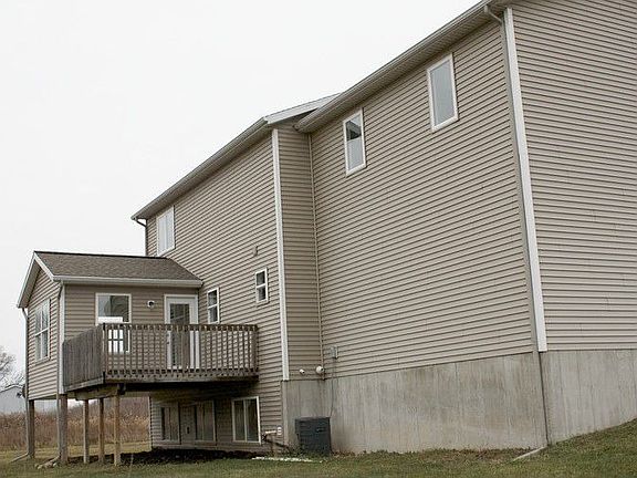 3rd image of 8568 Pebble Dr NE
