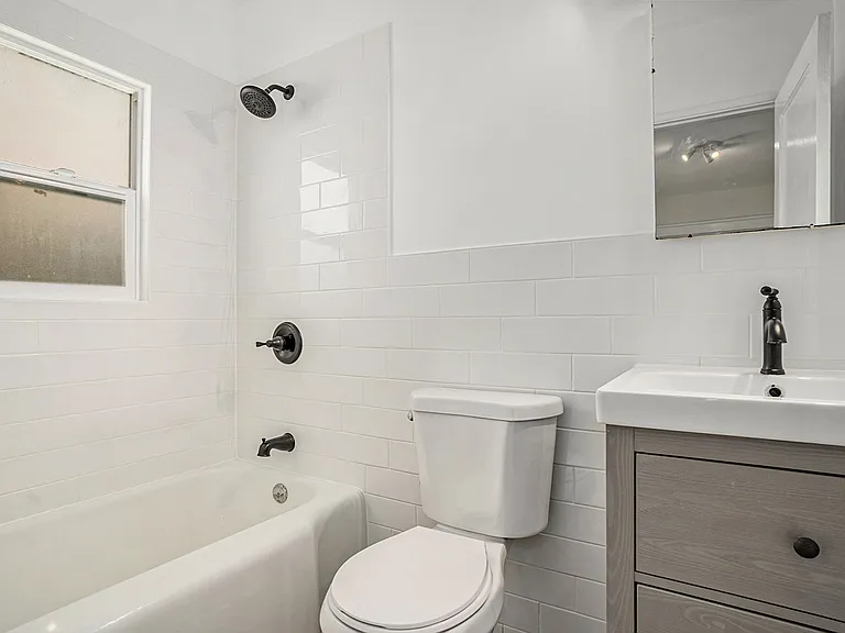 650 Alcatraz Ave #G — Photo 8