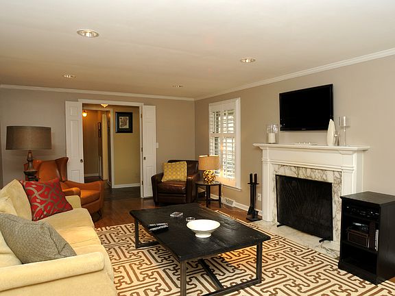 3rd image of 3818 W 53rd St