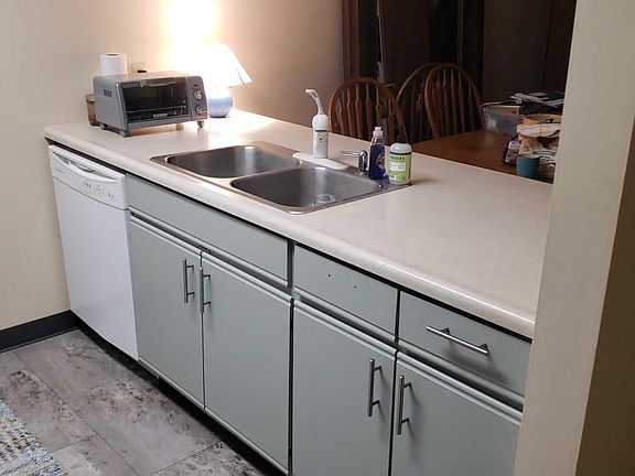 3rd image of 1875 Knoll View Dr APT 2