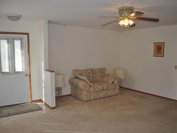 4th image of 610-102 E Market St