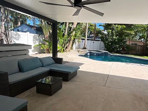 4th image of 1310 NE 42nd Street