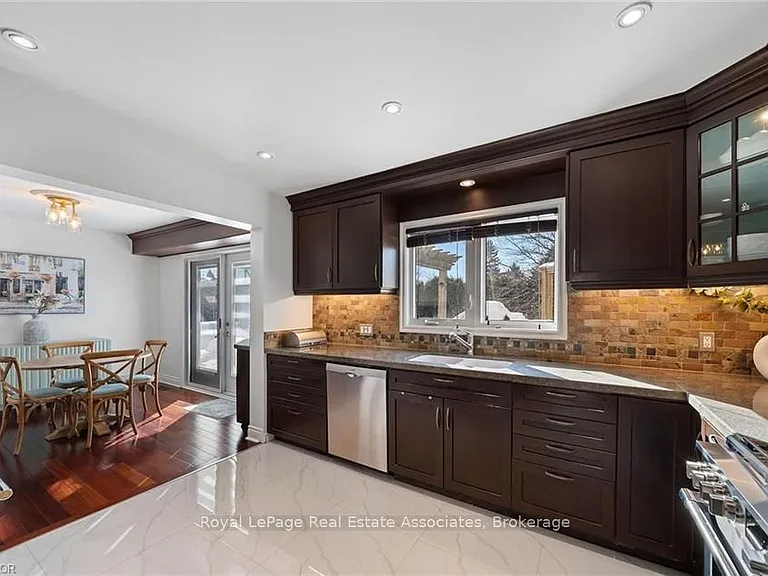 1550 Woodeden Dr #UPPER — Photo 16