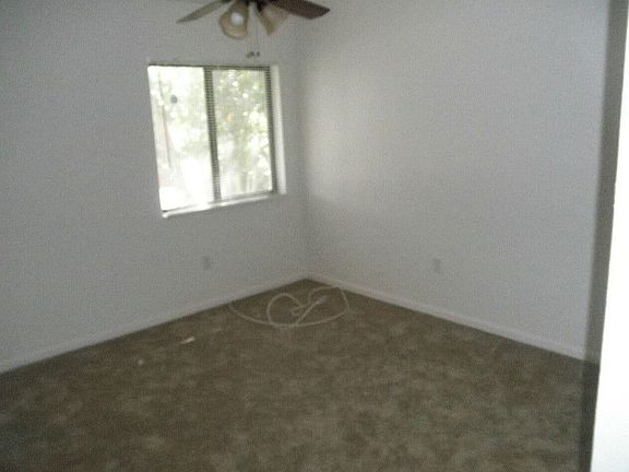 4th image of 2221 White Pine Cir