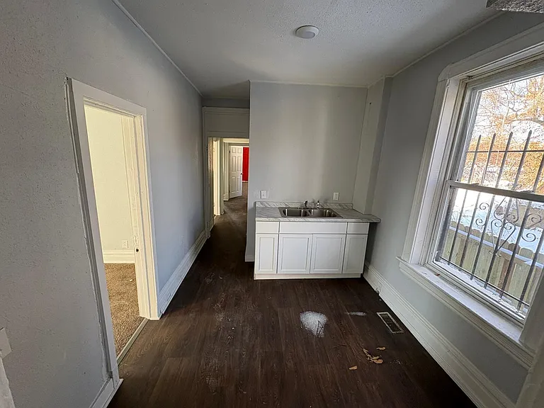 5846 Page Blvd #A — Photo 2